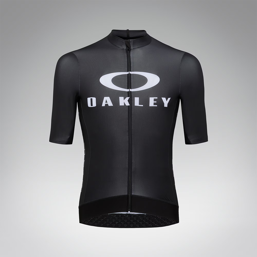 DRES OAKLEY ICON TRAINING